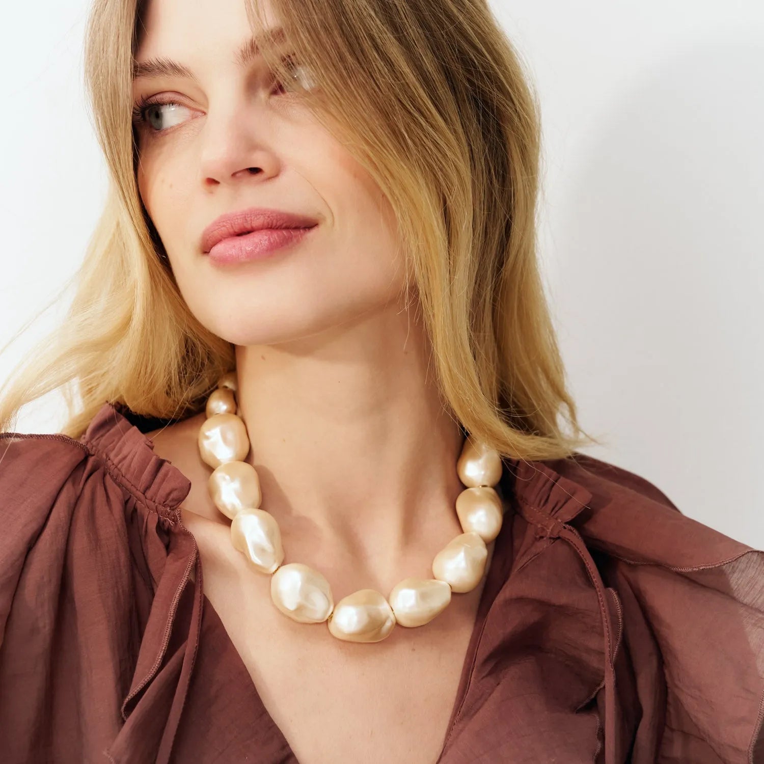 Big Organic Pearl Necklace Short Apricot Pearl