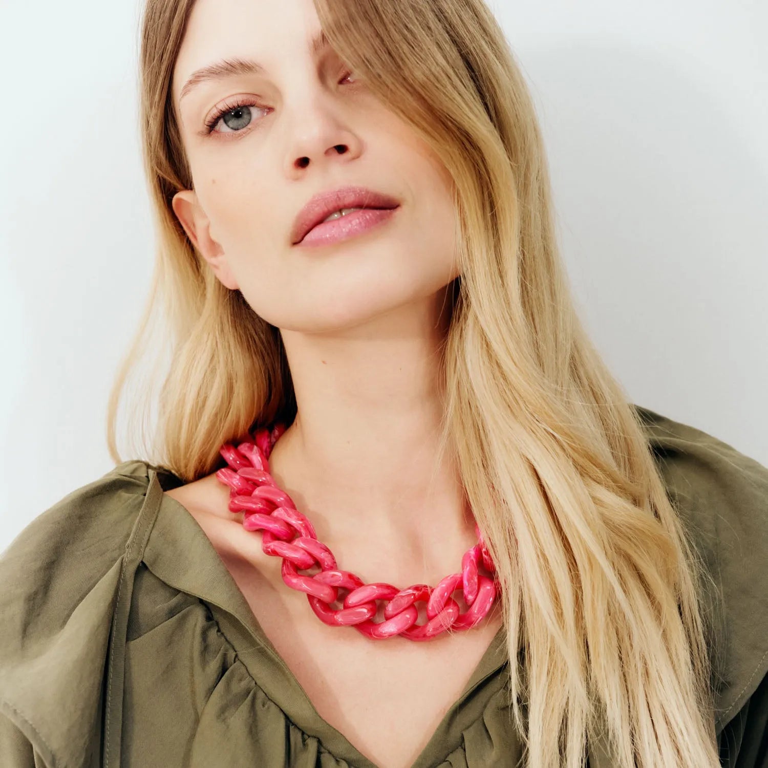 Flat Chain Necklace Raspberry Marble
