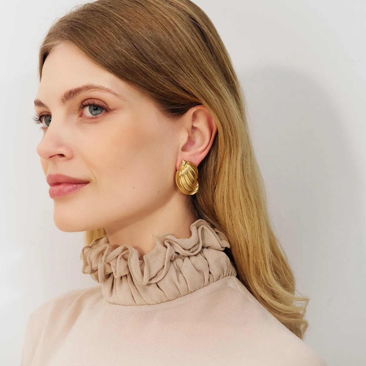 Shell Earring Gold