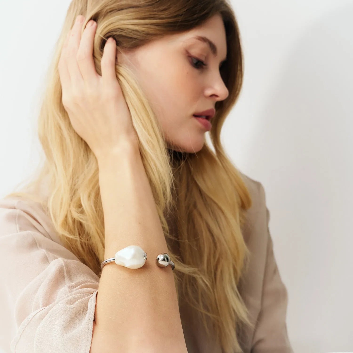 Pearl Bangle Silver