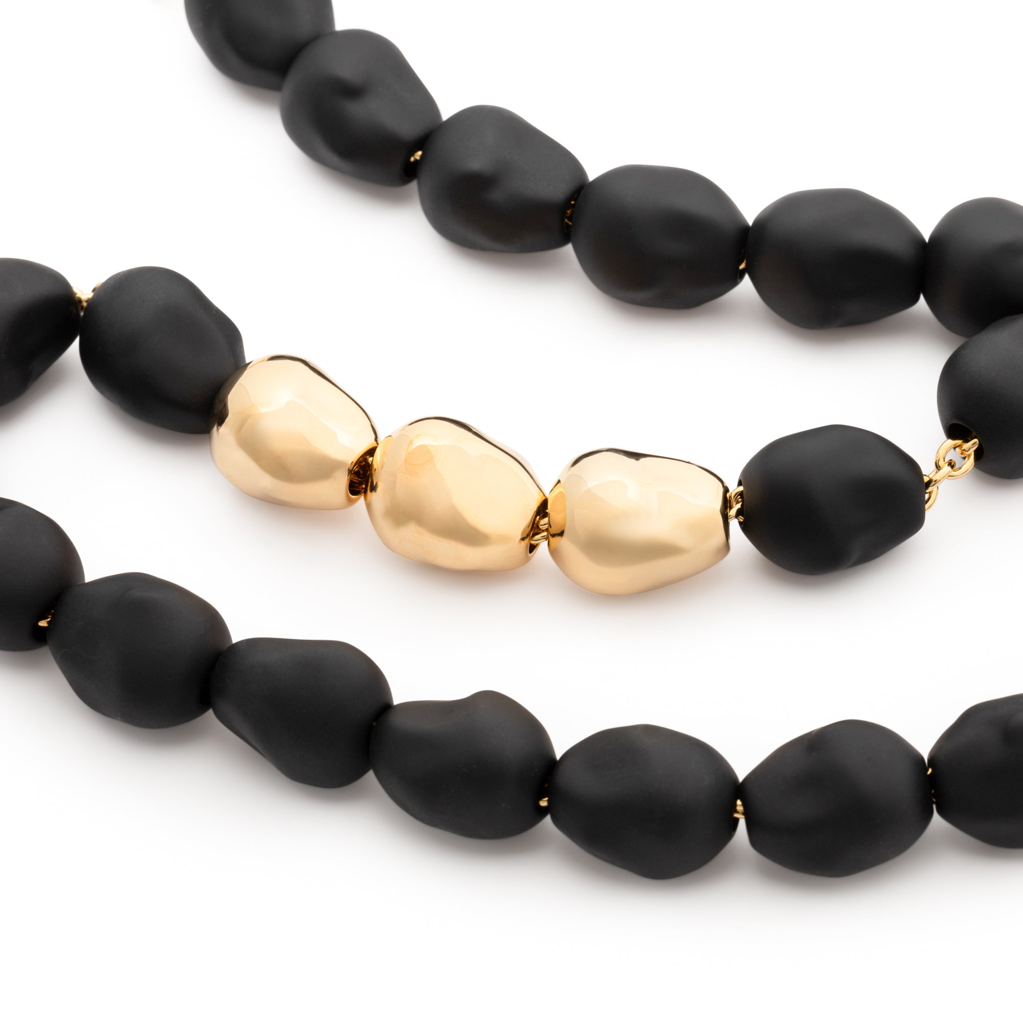 Organic Pearl Necklace Long with gold matt black