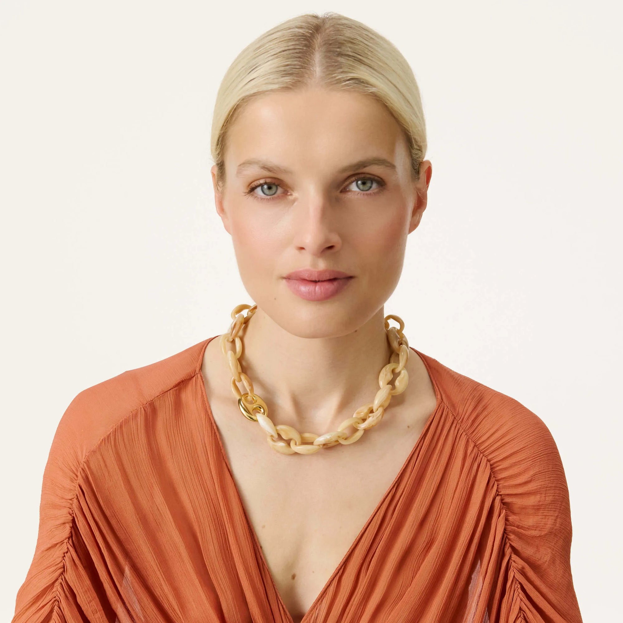 Small Turtle Necklace Short creme brulee marble