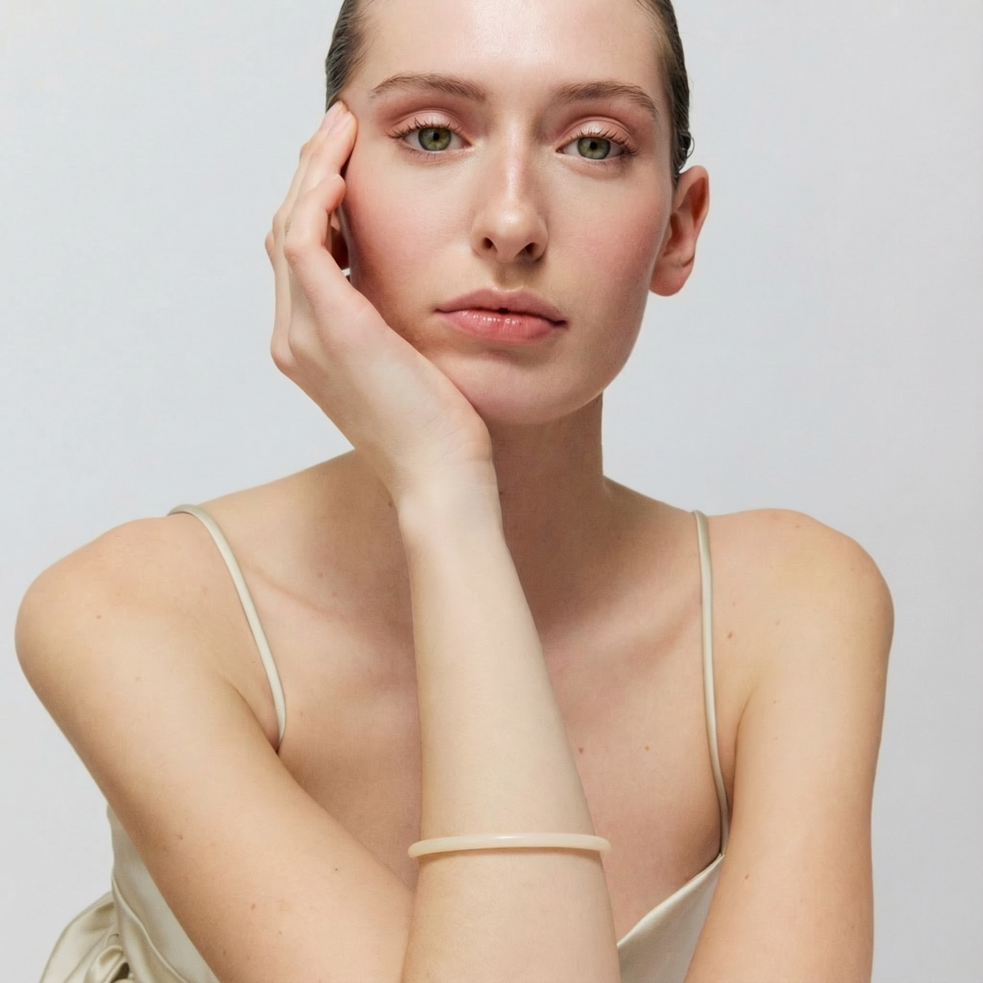 Thin Aurora Bangle latte marble