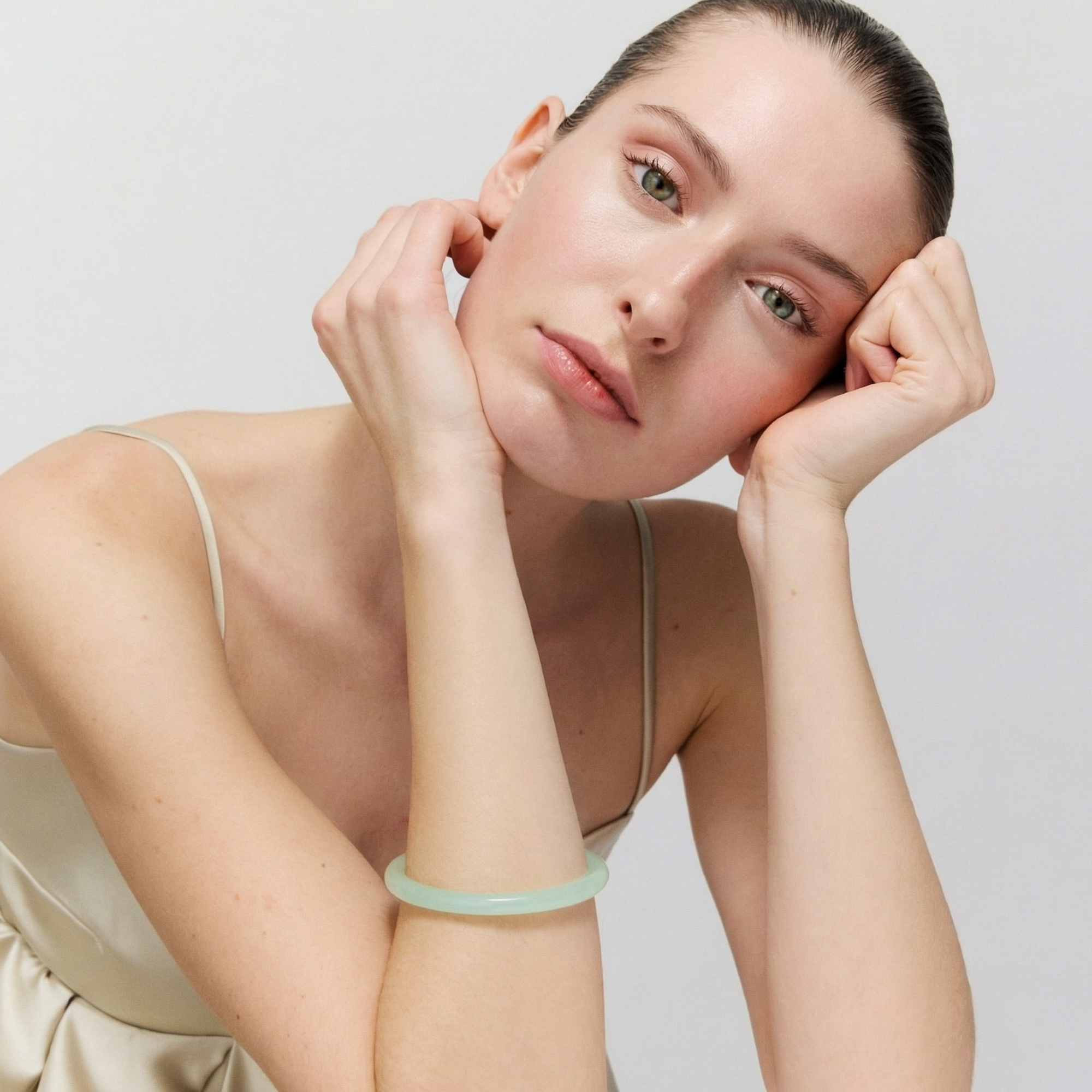 Aurora Bangle opaline mint