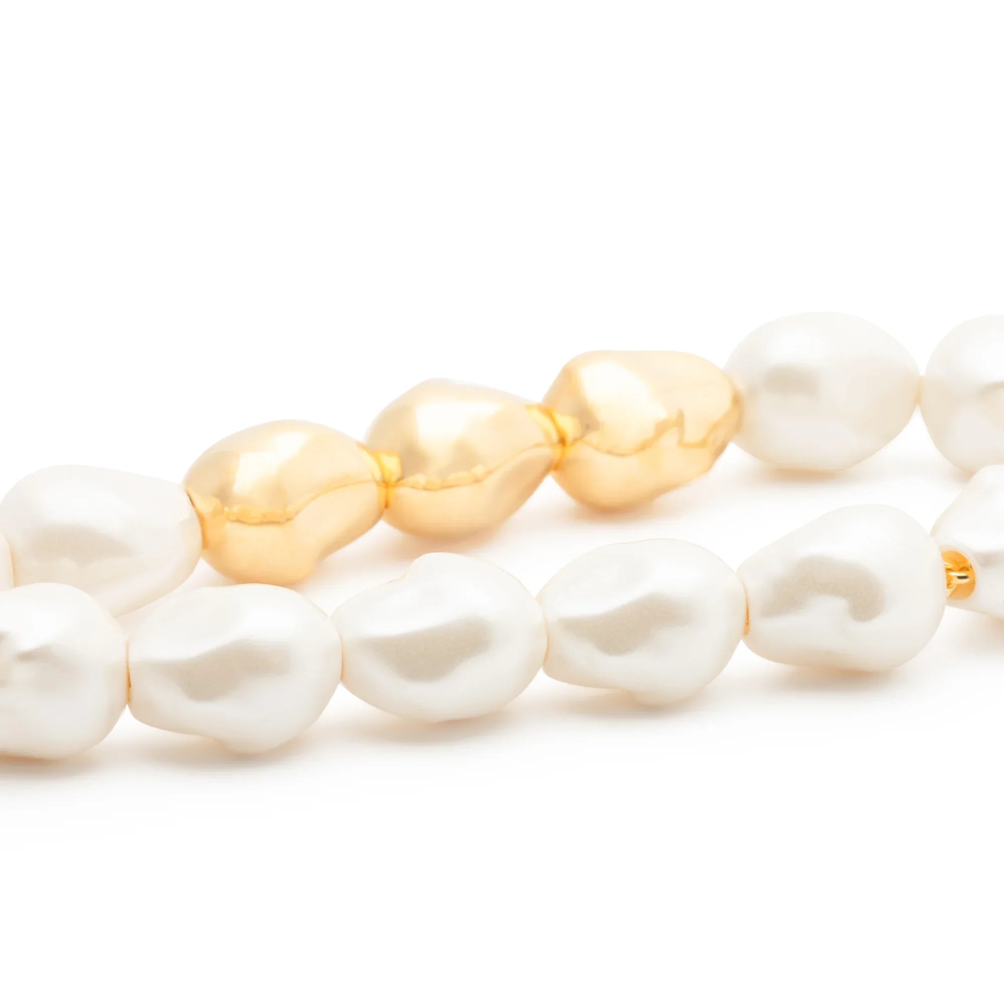 Organic Pearl Necklace Short with gold pearl