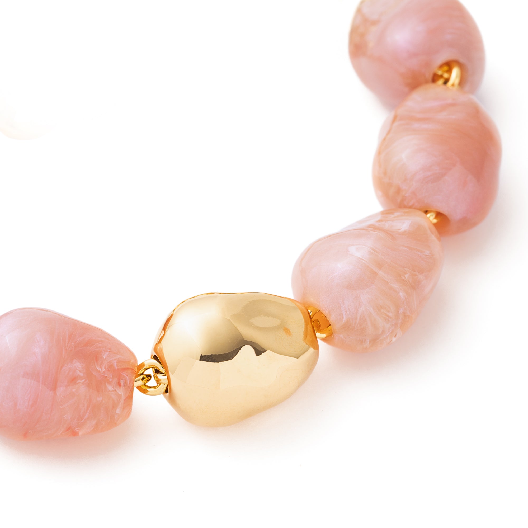 VB X Jennifer Knäble Organic Pearl Bracelet with gold apricot crush