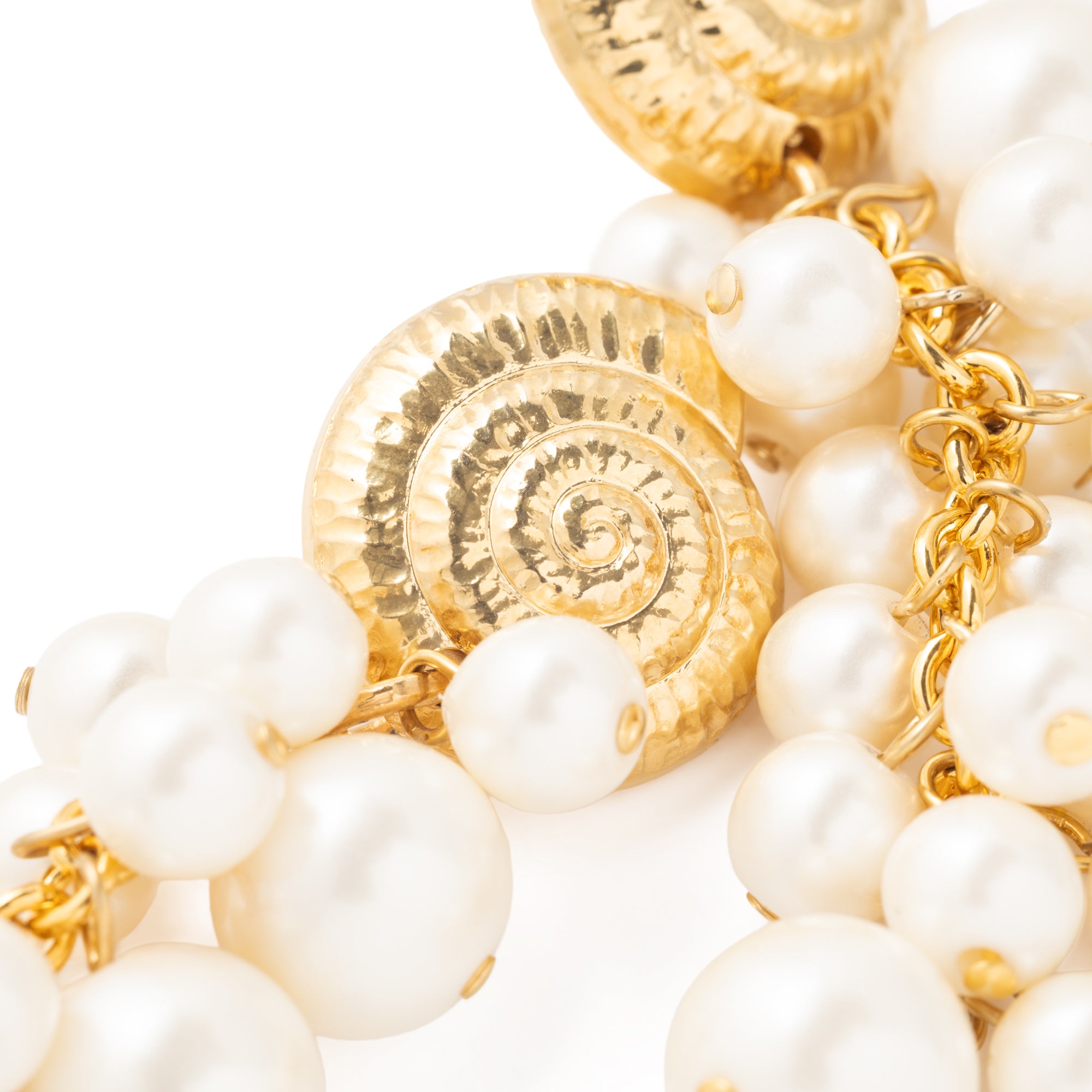 VB X Jennifer Knäble Shell Grape Earring pearl