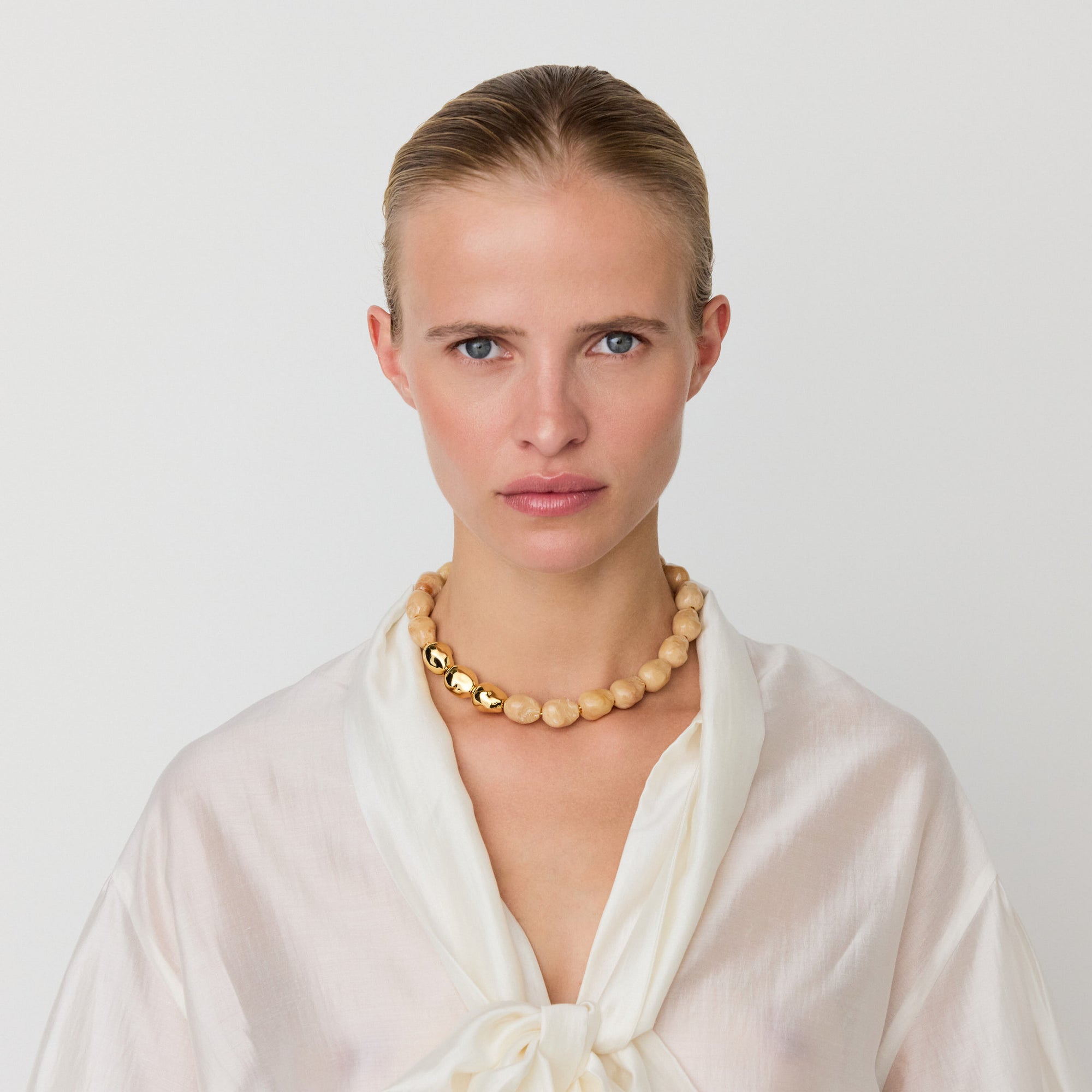 Organic Pearl Necklace Short with gold creme brulee marble