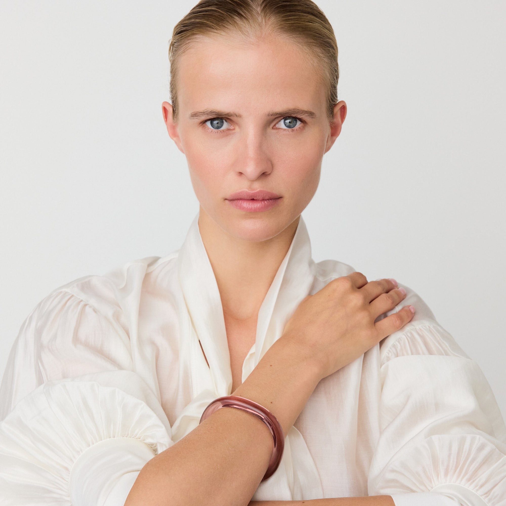 Soft Edge Bangle clear taupe
