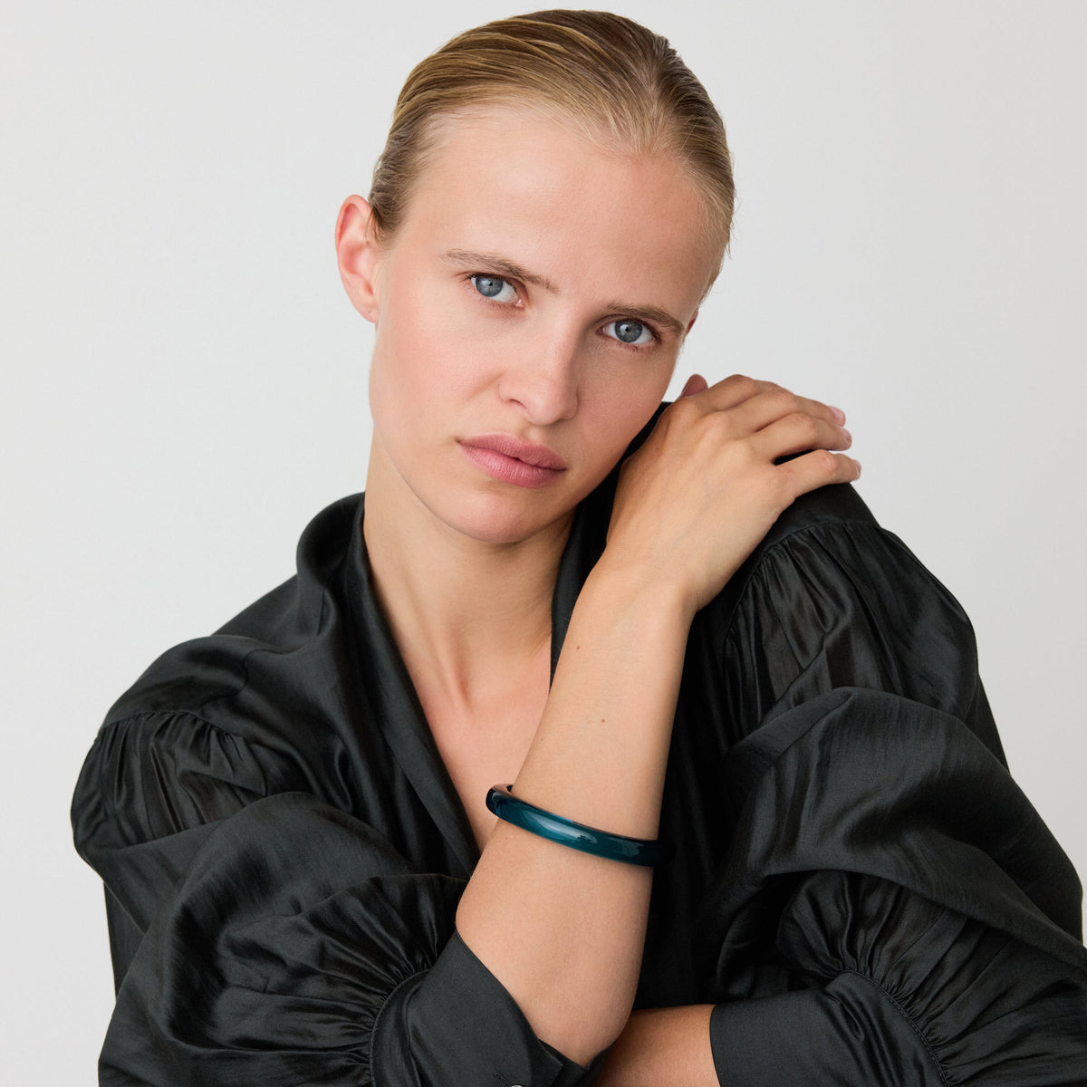 Soft Edge Bangle clear teal