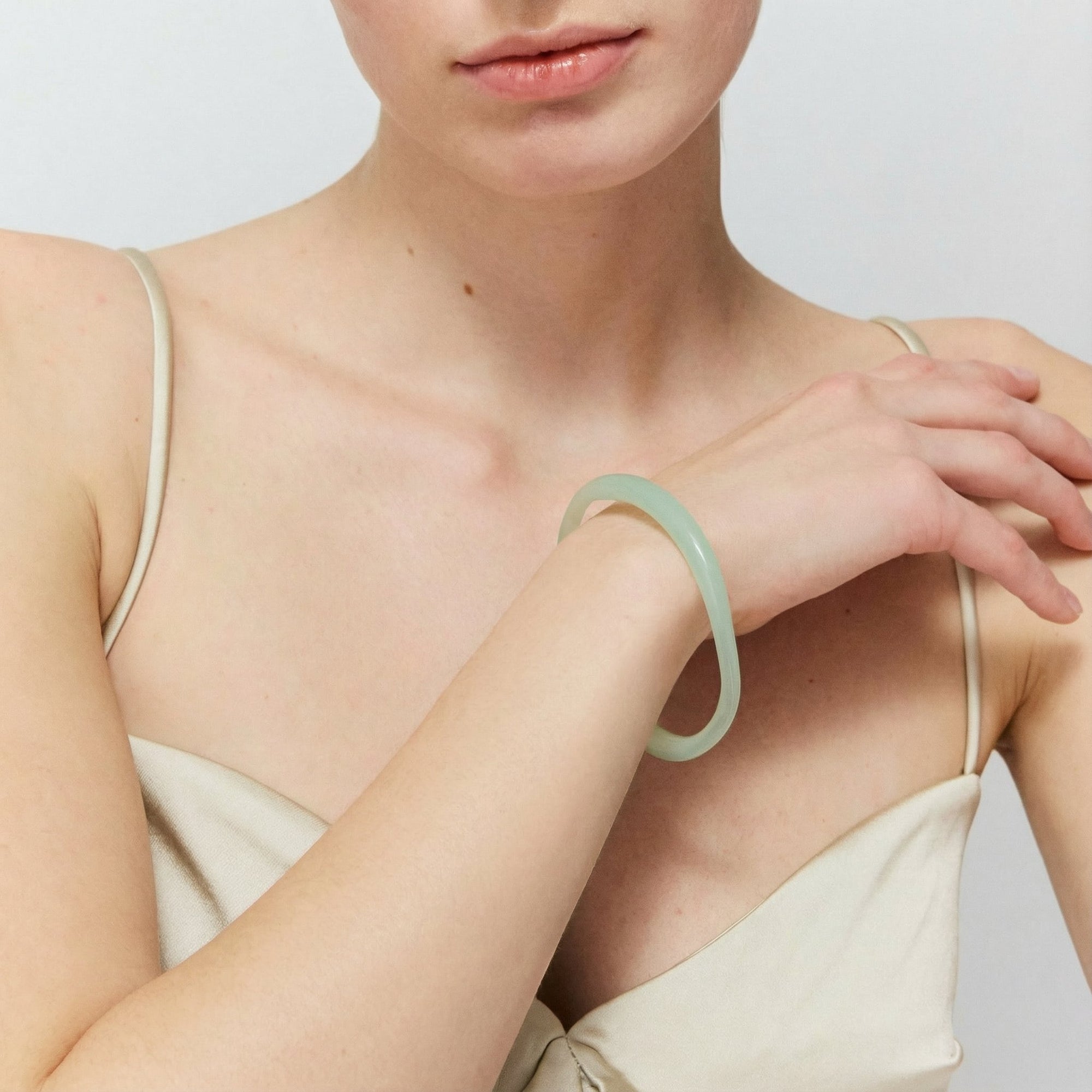 Thin Loop Bangle opaline mint