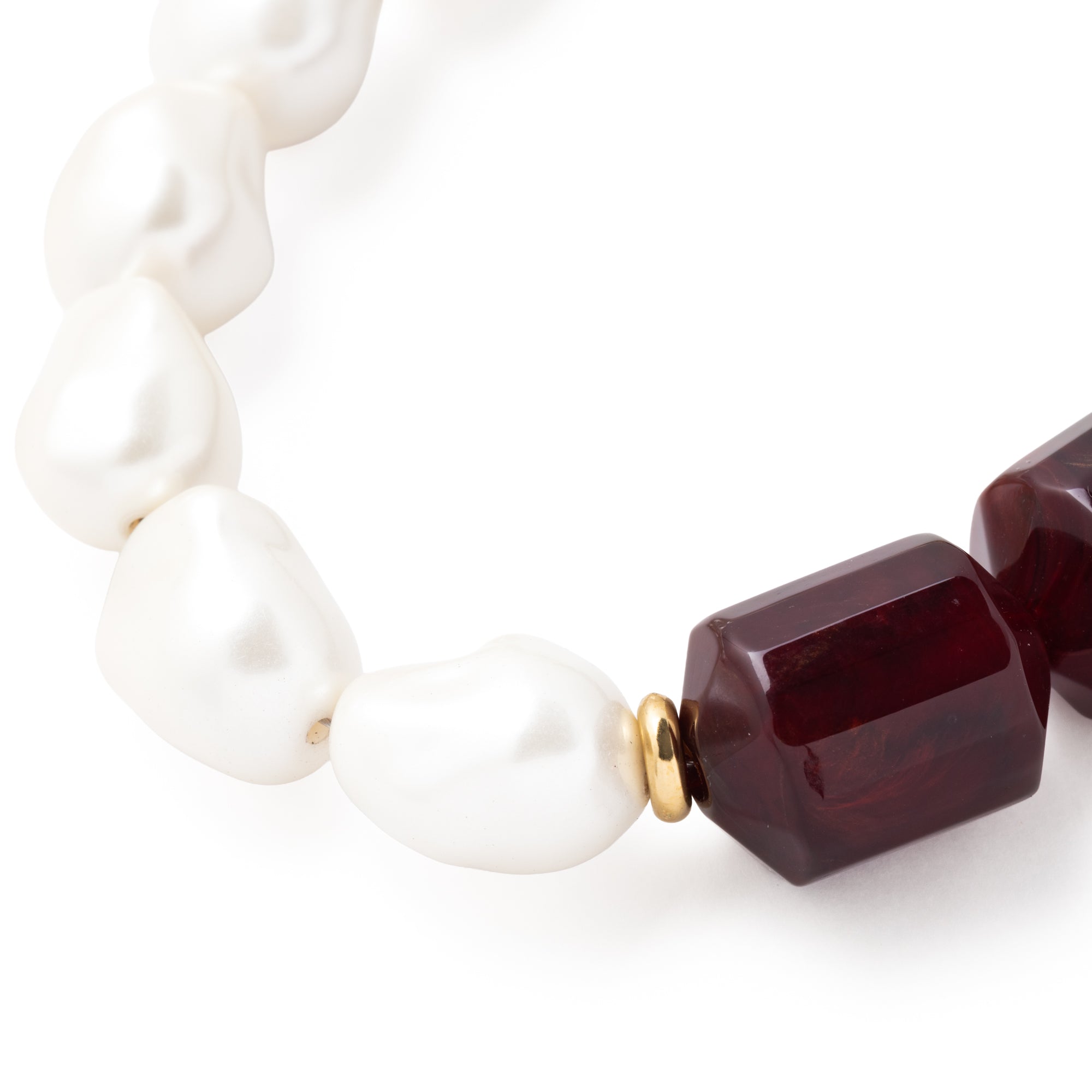 Barrel Pearl Necklace bordeaux marble