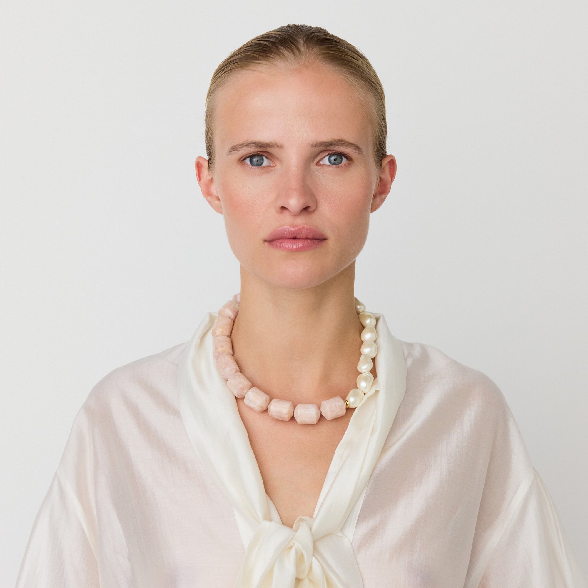 Barrel Pearl Necklace ivory rose marble