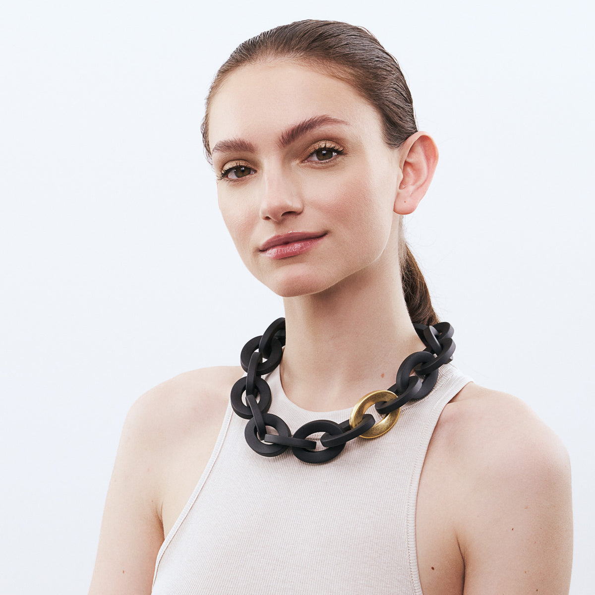 Oval Necklace Short with Gold - Matt Black