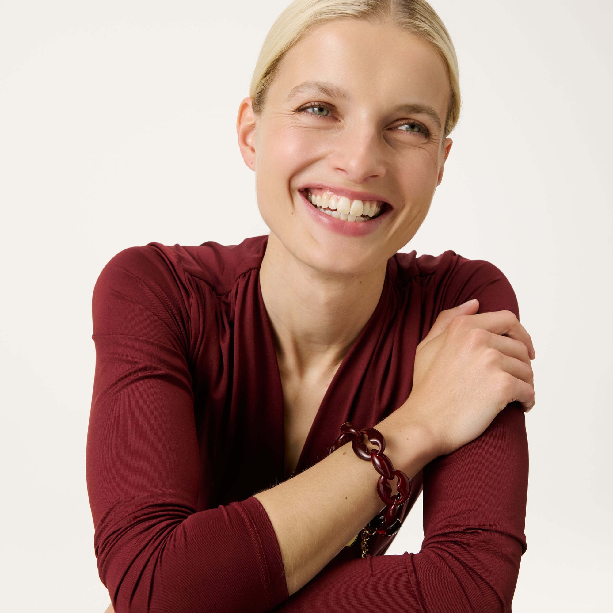 Small Turtle Bracelet bordeaux marble