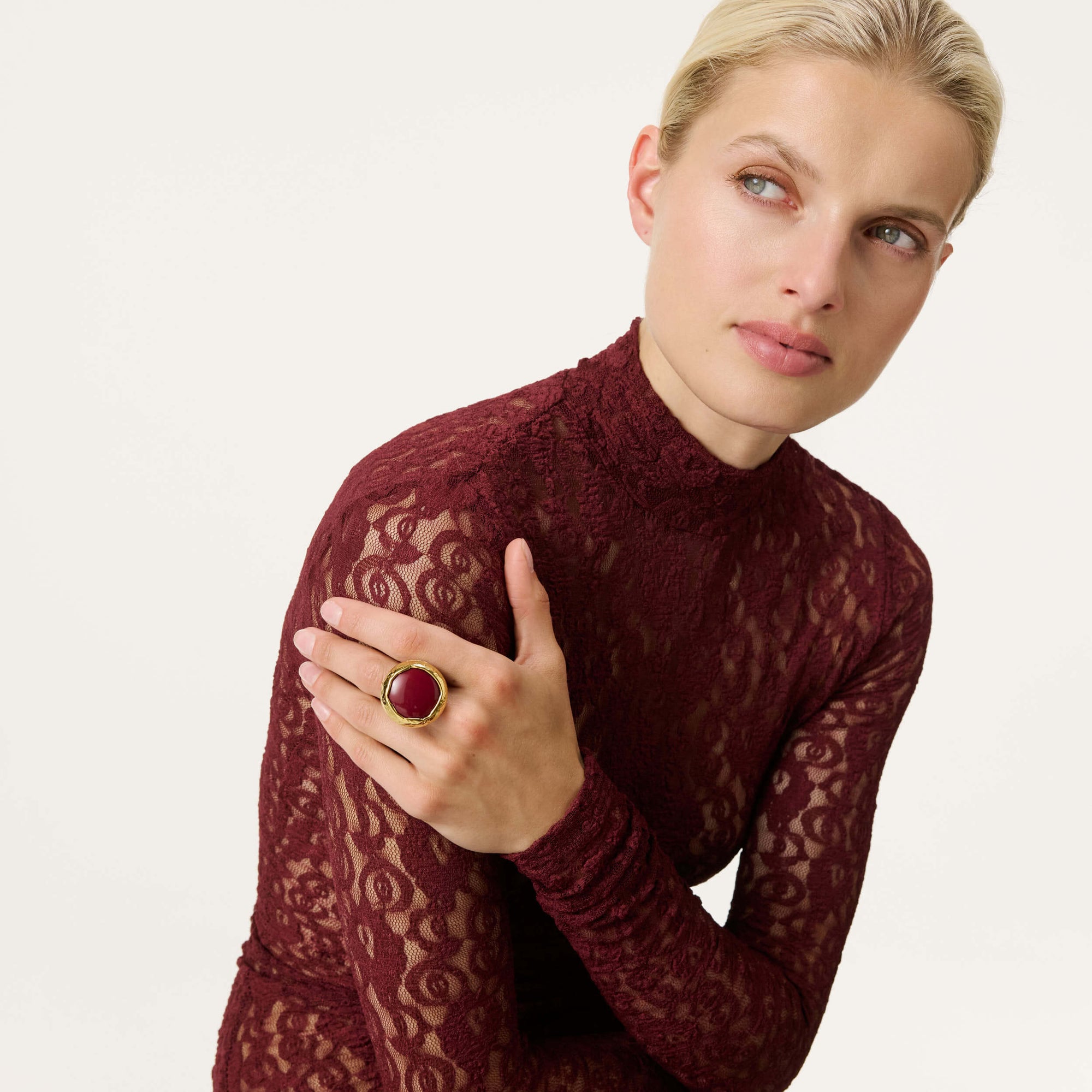 Vintage Round Ring bordeaux