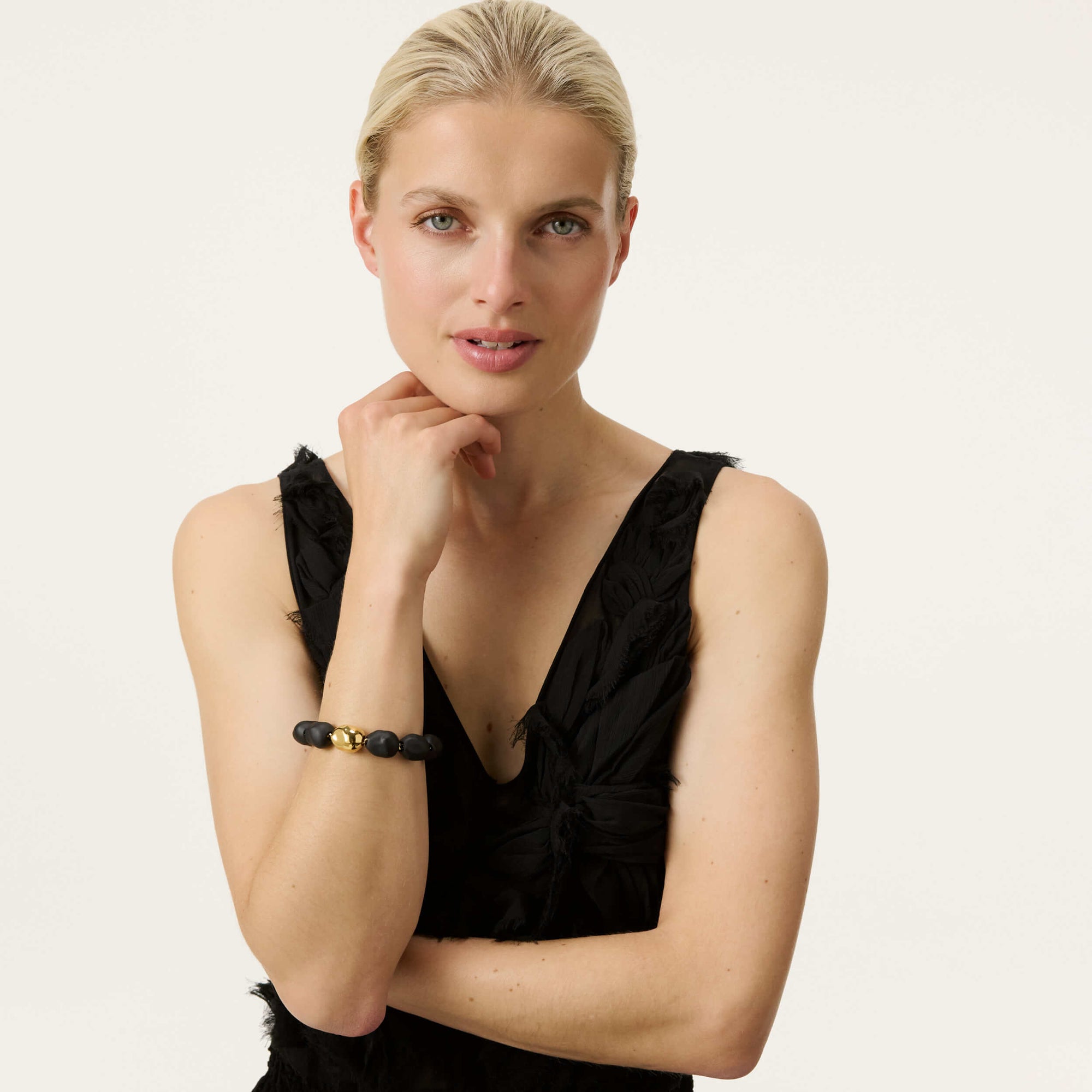 Organic Pearl Bracelet with gold matt black